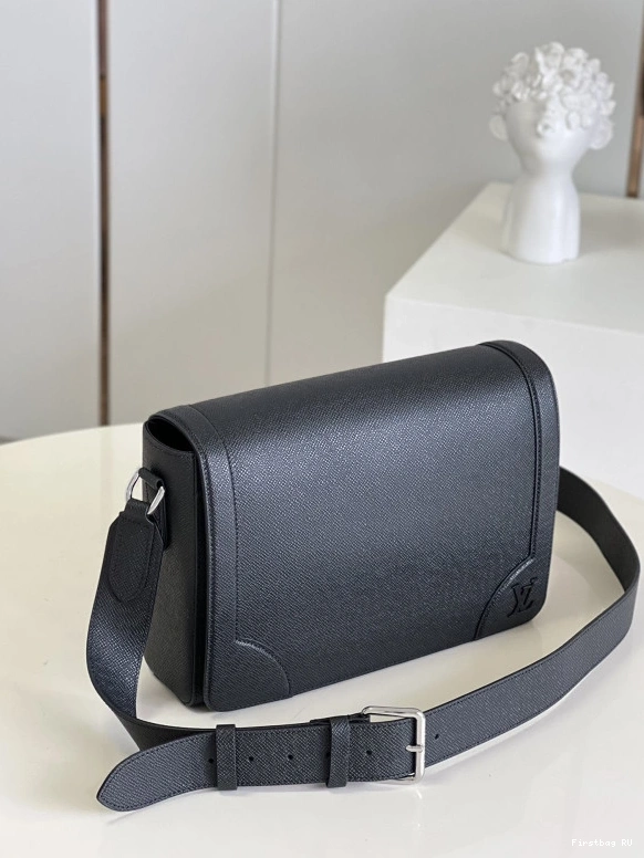 Firstbag NEW LOUIS FLAP VUITTON MESSENGER 0726